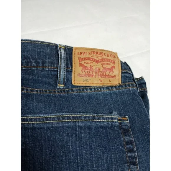 Levi's 541 Men's Jeans Size 44x32 Denim Tapered Leg Blue Jeans - Picture 3 of 11